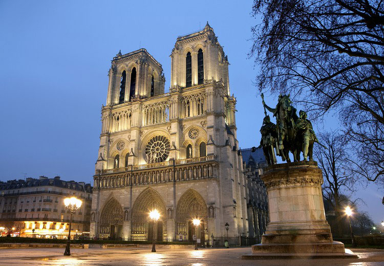 notre dame cathedral paris inside